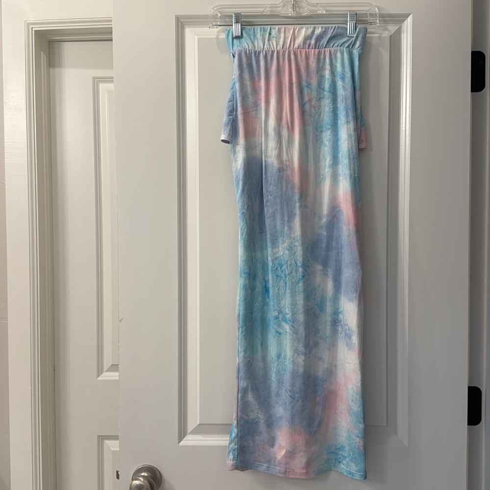 Tie-dye wrap skirt. Soft T-shirt fabric gently worn. summer or swimsuit cover-up